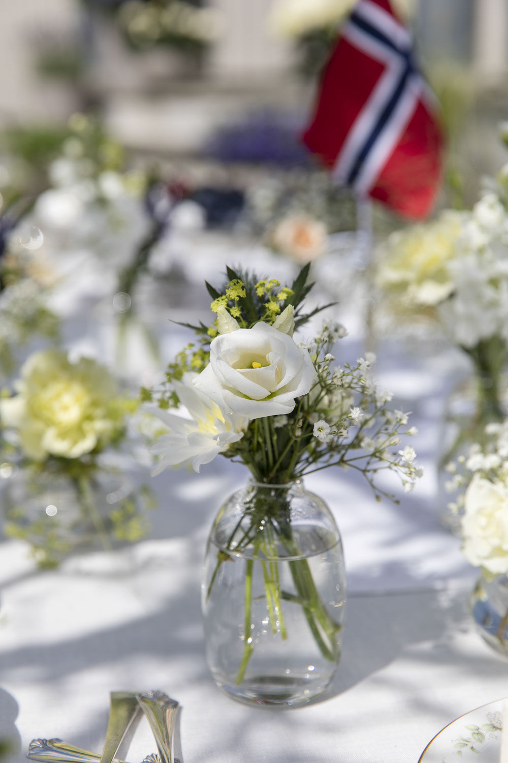 avsk&aring;rne blomster i sm&aring; Dalebekken vaser