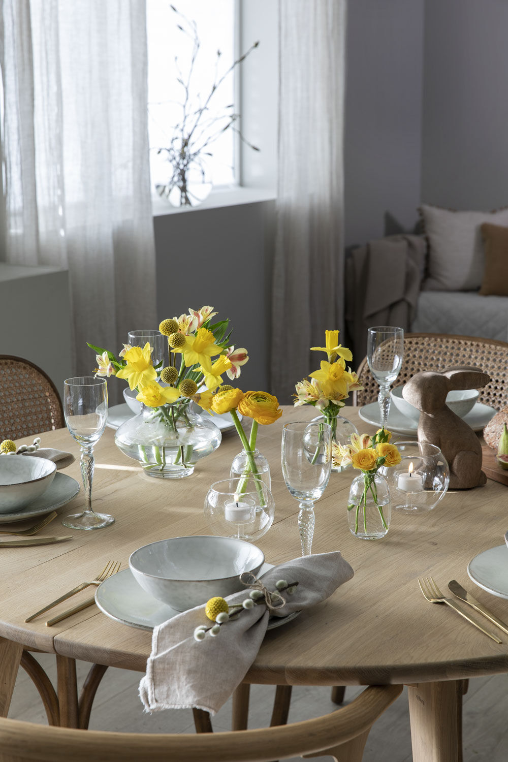 Gule p&aring;skeblomster