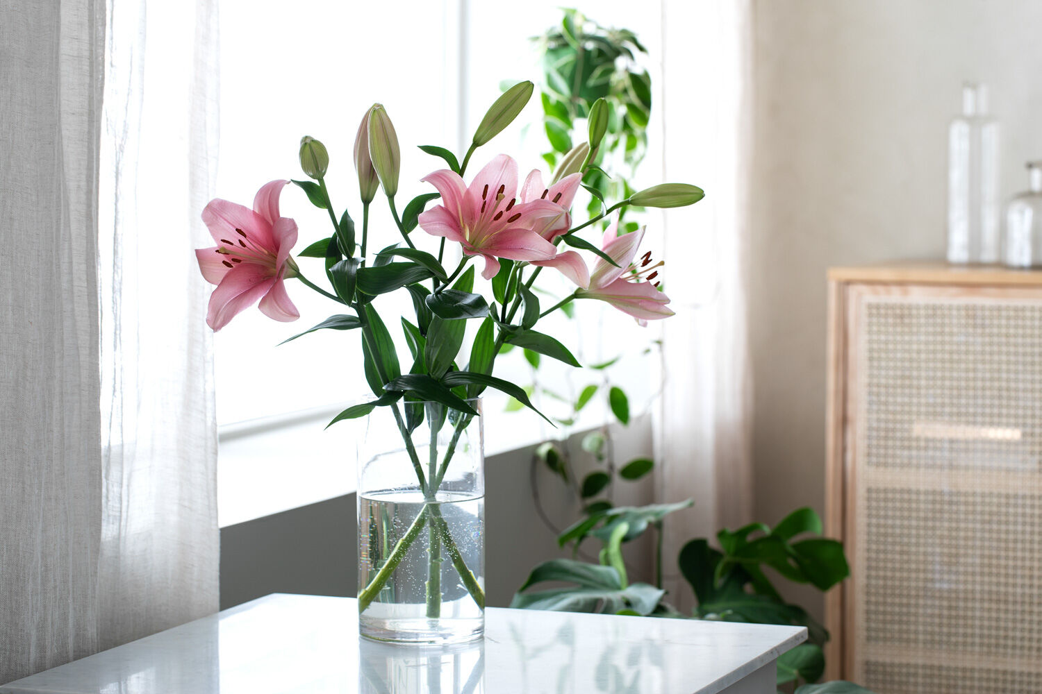 3for2_lilje bukett i glassvase