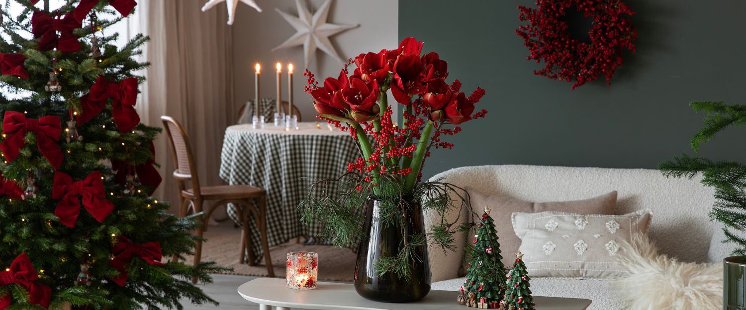 Vakker r&oslash;d julebukett med amaryllis