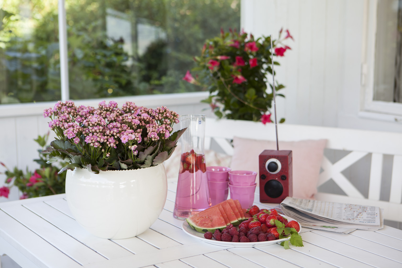 Rosa ildtopp p&aring; bordet